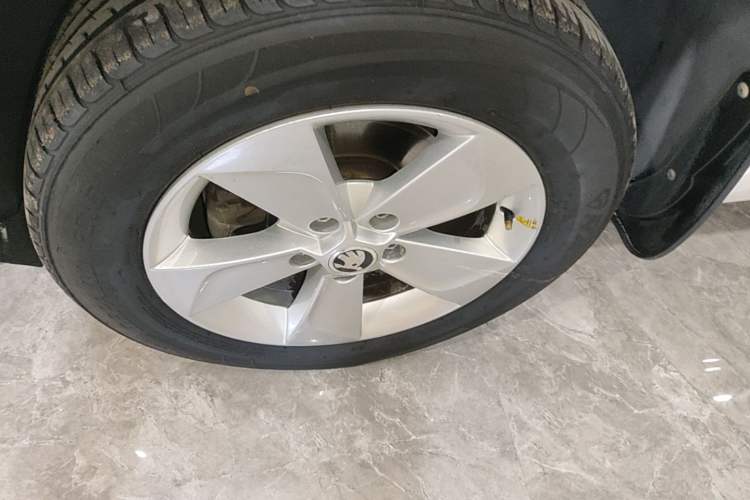 Used Skoda Yeti 2016 1.4TSI DSG Advanced Edition Left Front Wheel Hub