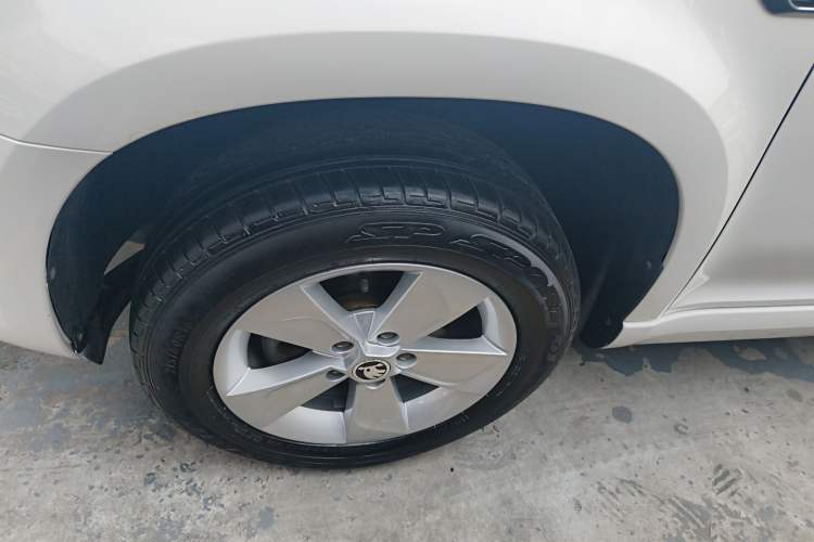 Used Skoda Yeti 2016 1.4TSI DSG Advanced Edition Left Front Wheel Hub