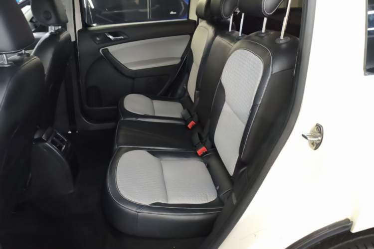 Used Skoda Yeti 2016 1.4TSI DSG Advanced Edition Left Rear Seat