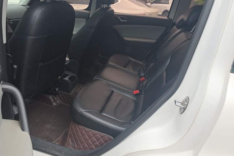 Used Skoda Yeti 2016 1.4TSI DSG Advanced Edition Left Rear Seat