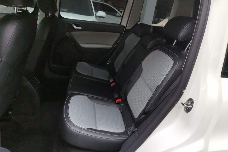 Used Skoda Yeti 2016 1.4TSI DSG Advanced Edition Left Rear Seat