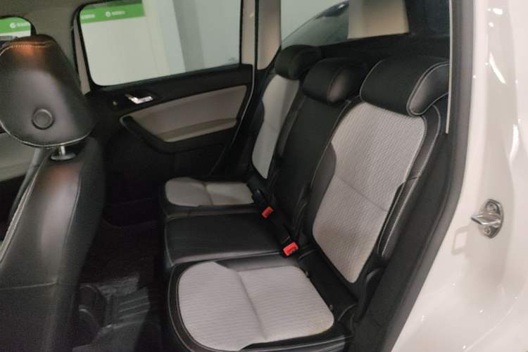 Used Skoda Yeti 2016 1.4TSI DSG Advanced Edition Left Rear Seat