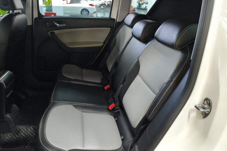 Used Skoda Yeti 2016 1.4TSI DSG Advanced Edition Left Rear Seat