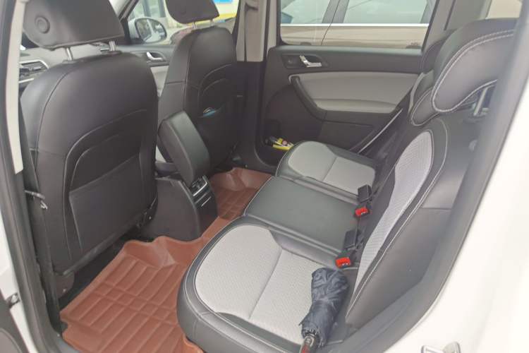 Used Skoda Yeti 2016 1.4TSI DSG Advanced Edition Left Rear Seat