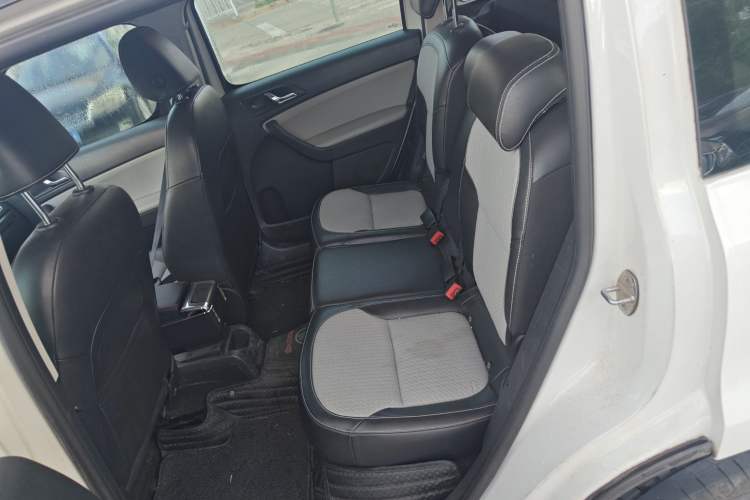 Used Skoda Yeti 2016 1.4TSI DSG Advanced Edition Left Rear Seat