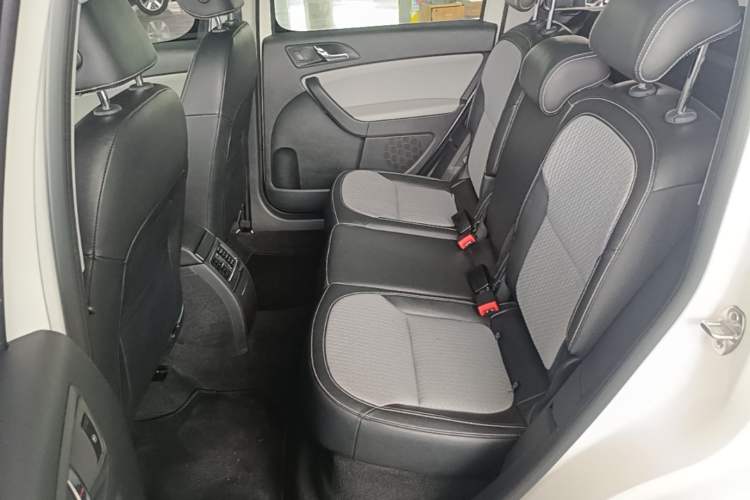 Used Skoda Yeti 2016 1.4TSI DSG Style Edition Left Rear Seat