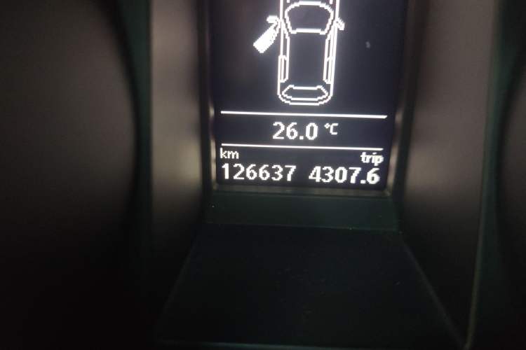 Used Skoda Yeti 2016 1.4TSI DSG Prestige Edition Odometer Close Up