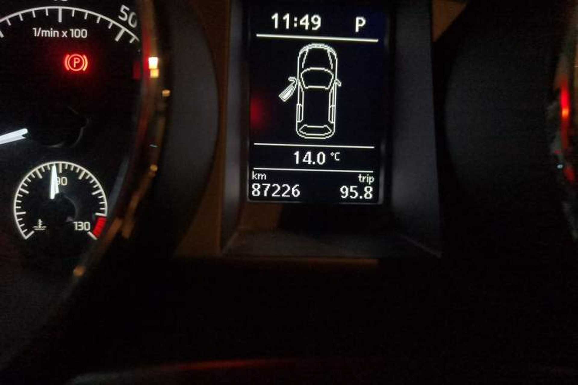 Used Skoda Yeti 2016 1.4TSI DSG Style Edition Odometer Close Up