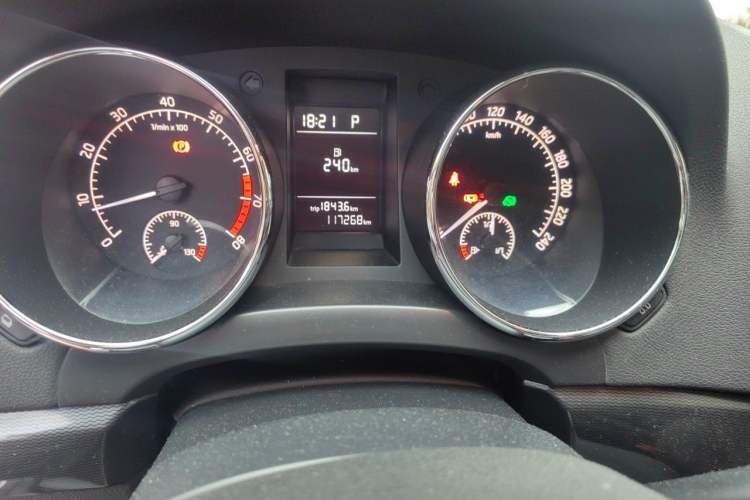 Used Skoda Yeti 2016 1.4TSI DSG Advanced Edition Odometer Close Up