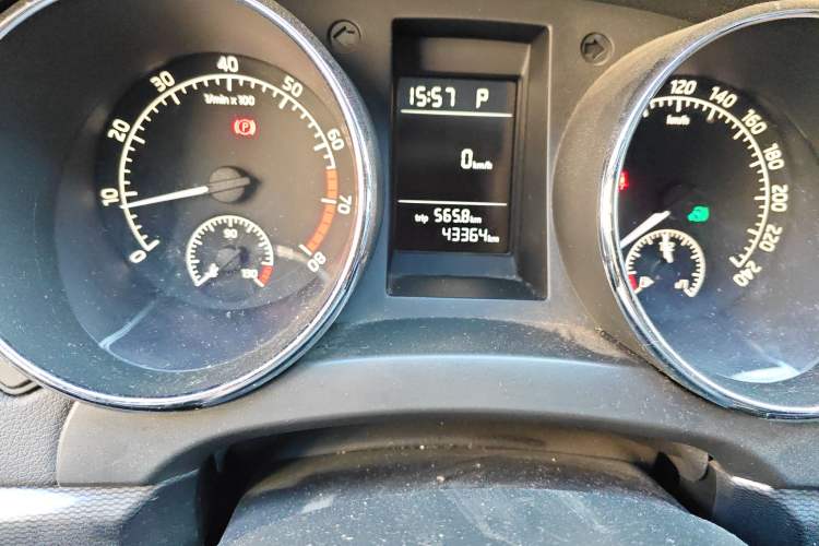 Used Skoda Yeti 2016 1.4TSI DSG Advanced Edition Odometer Close Up