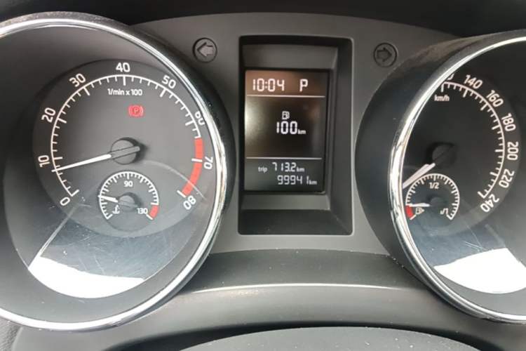 Used Skoda Yeti 2016 1.4TSI DSG Advanced Edition Odometer Close Up