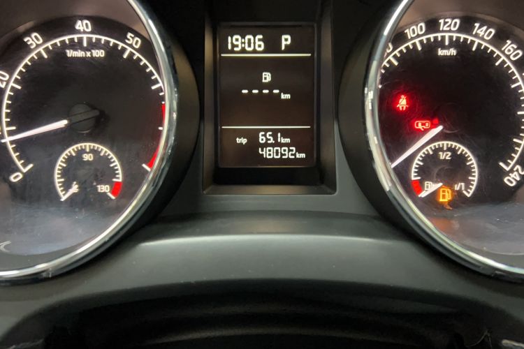 Used Skoda Yeti 2016 1.4TSI DSG Advanced Edition Odometer Close Up
