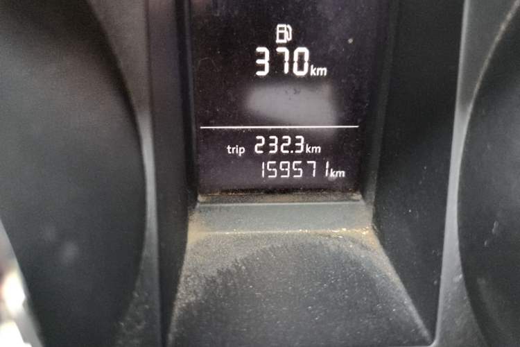 Used Skoda Yeti 2016 1.4TSI DSG Advanced Edition Odometer Close Up