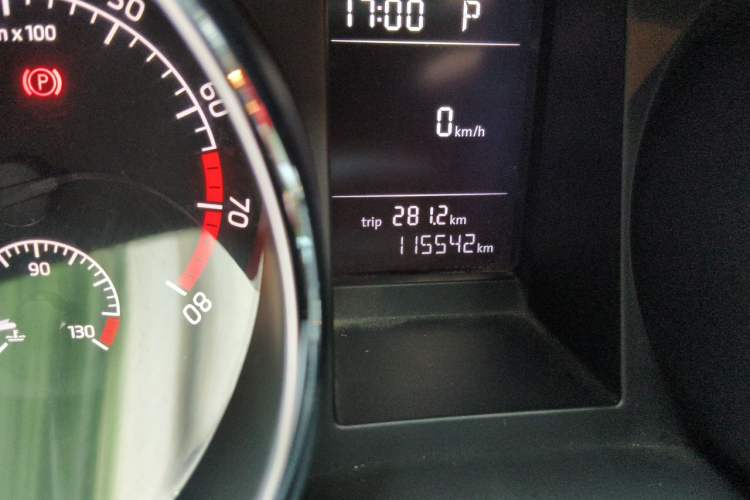 Used Skoda Yeti 2016 1.4TSI DSG Advanced Edition Odometer Close Up