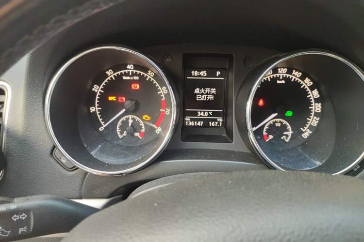Used Skoda Yeti 2016 1.4TSI DSG Prestige Edition Odometer Close Up