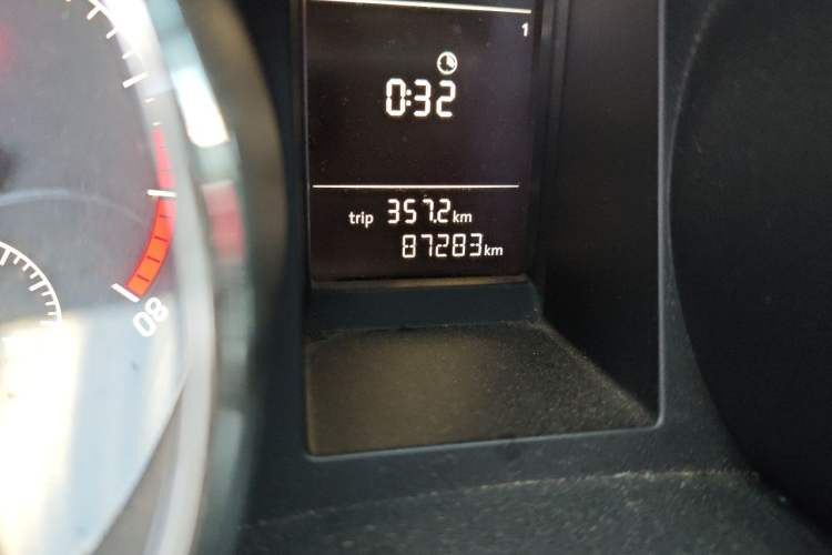 Used Skoda Yeti 2016 1.4TSI DSG Advanced Edition Odometer Close Up