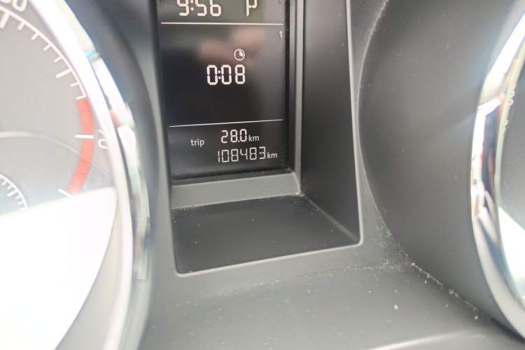 Used Skoda Yeti 2016 1.4TSI DSG Advanced Edition Odometer Close Up