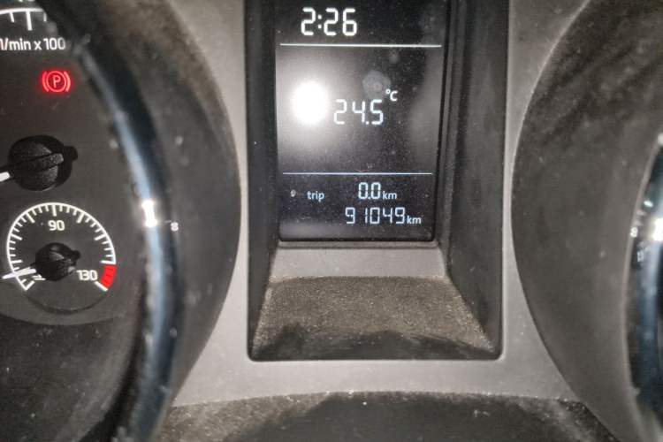 Used Skoda Yeti 2016 1.4TSI Manual Entry-Level Model Odometer Close Up