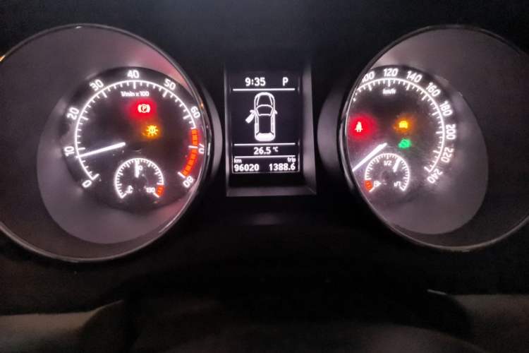 Used Skoda Yeti 2016 1.8TSI DSG Prestige Edition Odometer Close Up