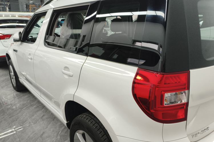 Used Skoda Yeti 2016 1.4TSI DSG Advanced Edition Rear Left 45 Deg