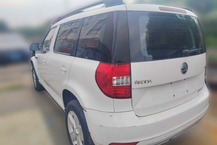 Used Skoda Yeti 2016 1.6L Manual Front-Wheel-Drive Version Rear Left 45 Deg