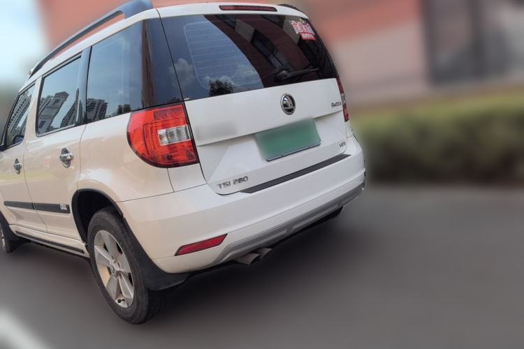 Used Skoda Yeti 2016 1.4TSI DSG Advanced Edition Rear Left 45 Deg