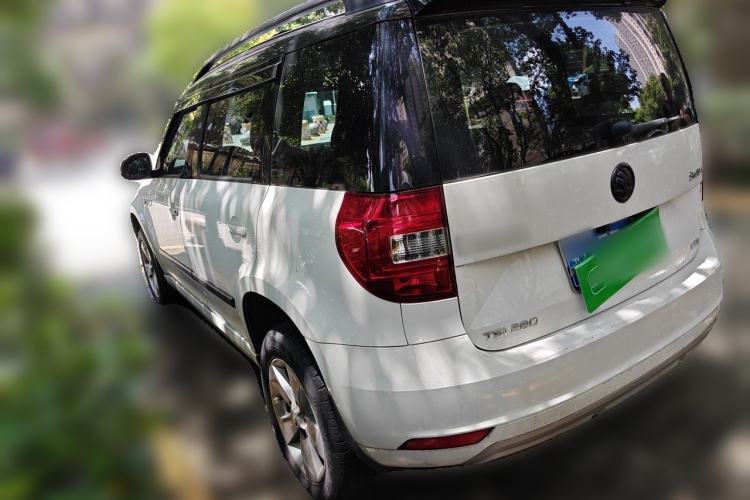 Used Skoda Yeti 2016 1.4TSI DSG Advanced Edition Rear Left 45 Deg