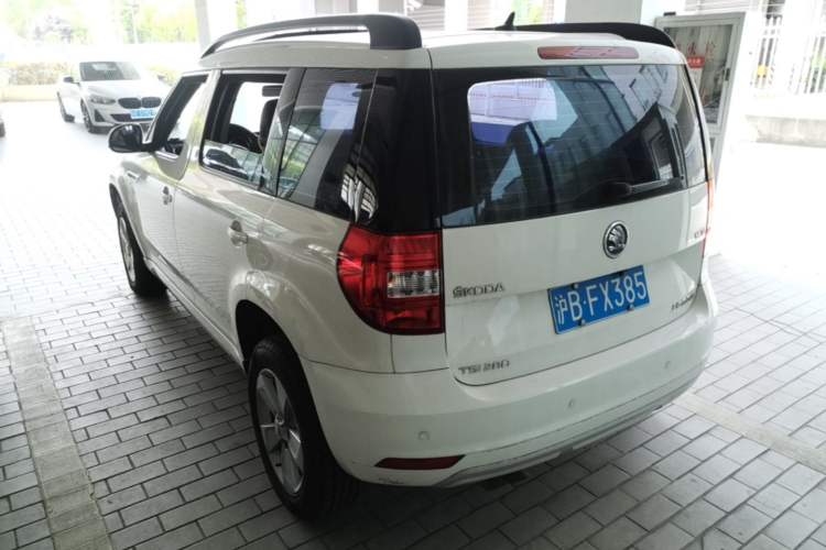 Used Skoda Yeti 2016 1.4TSI DSG Advanced Edition Rear Left 45 Deg