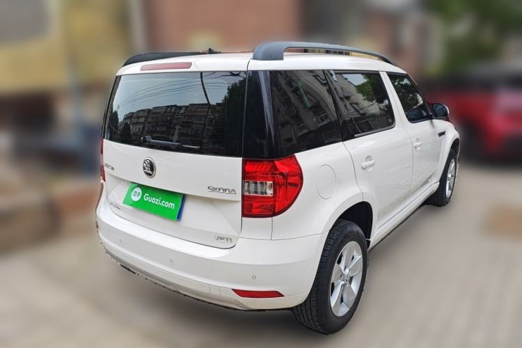 Used Skoda Yeti 2016 1.4TSI DSG Advanced Edition Rear Right 45 Deg