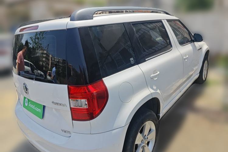 Used Skoda Yeti 2016 1.4TSI DSG Advanced Edition Rear Right 45 Deg