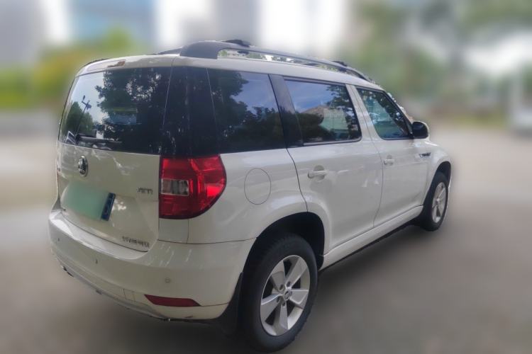 Used Skoda Yeti 2016 1.4TSI DSG Advanced Edition Rear Right 45 Deg