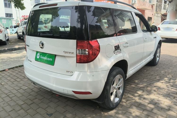 Used Skoda Yeti 2016 1.4TSI DSG Advanced Edition Rear Right 45 Deg
