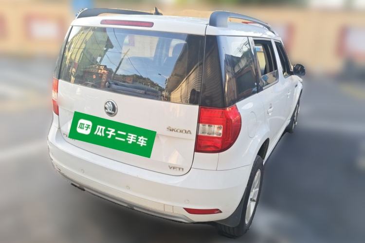 Used Skoda Yeti 2016 1.4TSI DSG Advanced Edition Rear Right 45 Deg