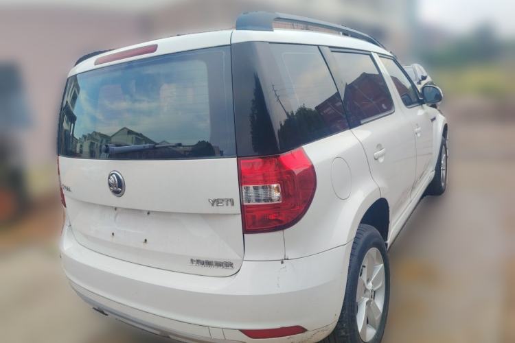 Used Skoda Yeti 2016 1.6L Manual Front-Wheel-Drive Version Rear Right 45 Deg