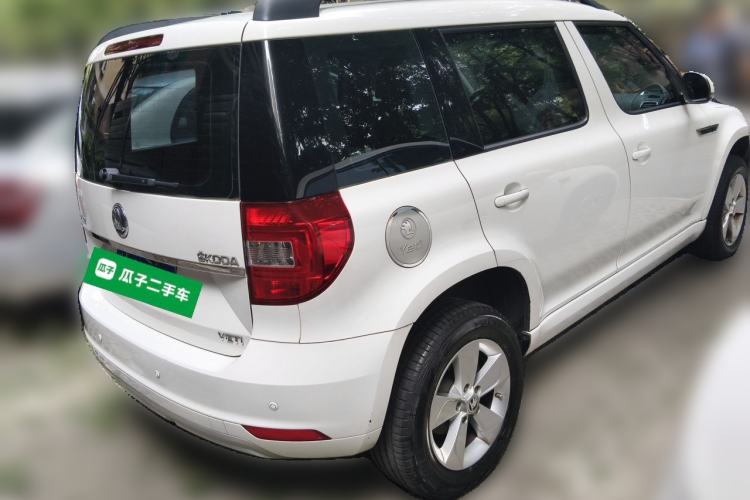 Used Skoda Yeti 2016 1.4TSI DSG Advanced Edition Rear Right 45 Deg
