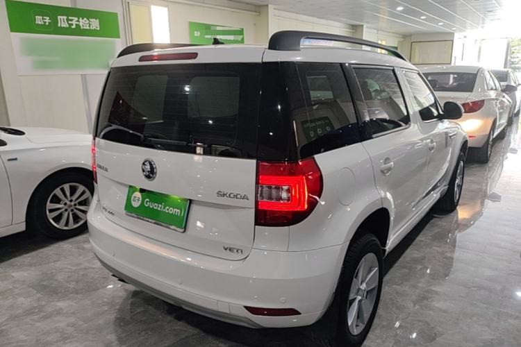 Used Skoda Yeti 2016 1.4TSI DSG Advanced Edition Rear Right 45 Deg