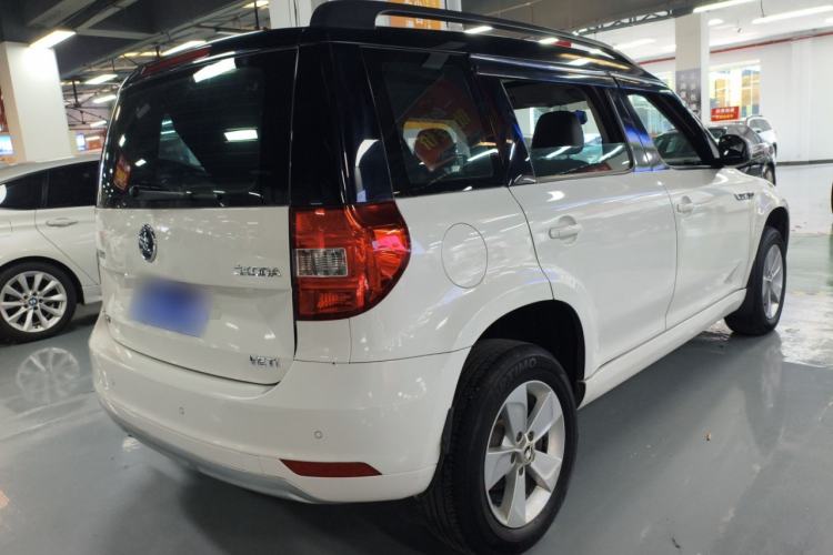 Used Skoda Yeti 2016 1.4TSI DSG Advanced Edition Rear Right 45 Deg