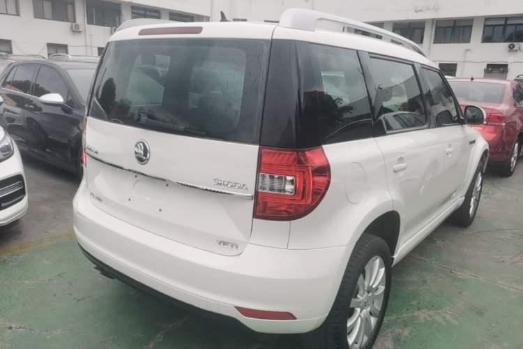 Used Skoda Yeti 2016 1.4TSI DSG Style Edition Rear Right 45 Deg