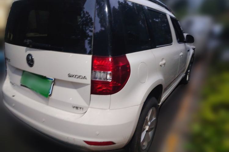 Used Skoda Yeti 2016 1.4TSI DSG Advanced Edition Rear Right 45 Deg