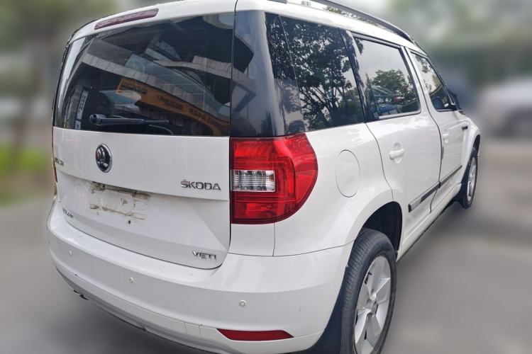 Used Skoda Yeti 2016 1.4TSI DSG Advanced Edition Rear Right 45 Deg