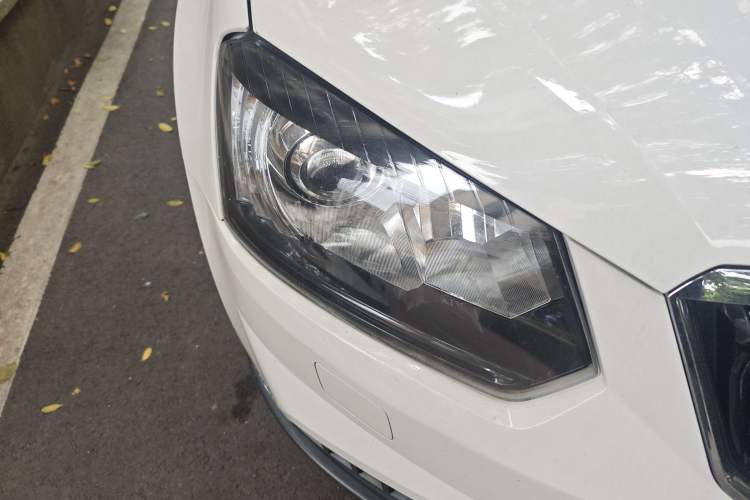 Used Skoda Yeti 2016 1.4TSI DSG Prestige Edition Right Front Headlight