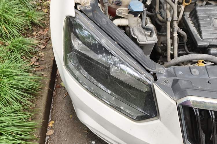 Used Skoda Yeti 2016 1.4TSI DSG Advanced Edition Right Front Headlight