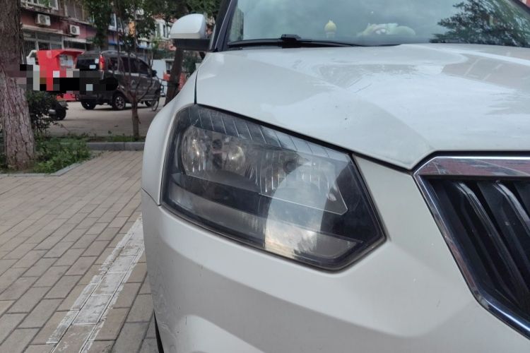 Used Skoda Yeti 2016 1.4TSI DSG Advanced Edition Right Front Headlight