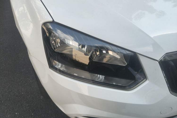 Used Skoda Yeti 2016 1.4TSI DSG Advanced Edition Right Front Headlight