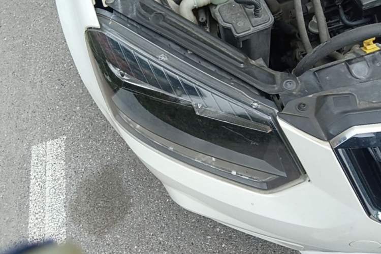 Used Skoda Yeti 2016 1.4TSI DSG Advanced Edition Right Front Headlight