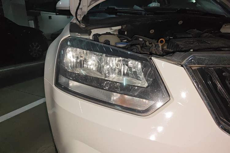 Used Skoda Yeti 2016 1.4TSI DSG Advanced Edition Right Front Headlight