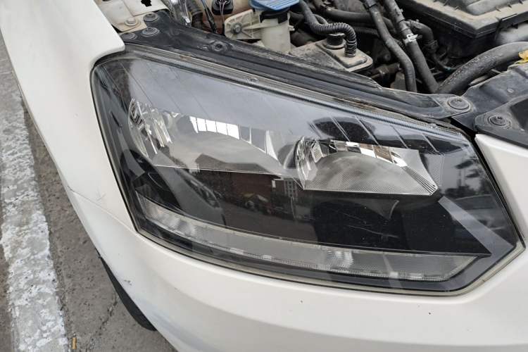 Used Skoda Yeti 2016 1.4TSI DSG Advanced Edition Right Front Headlight