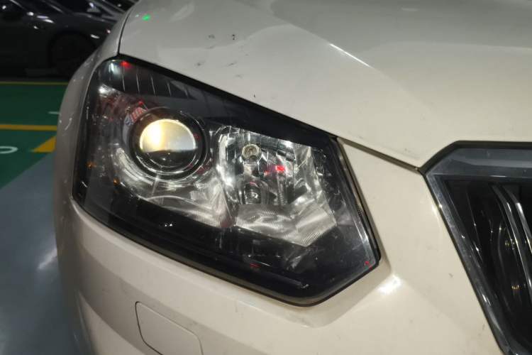 Used Skoda Yeti 2016 1.8TSI DSG Prestige Edition Right Front Headlight