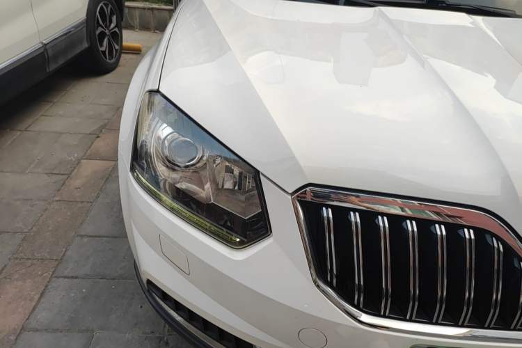 Used Skoda Yeti 2016 1.4TSI DSG Prestige Edition Right Front Headlight