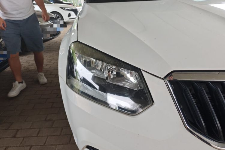 Used Skoda Yeti 2016 1.4TSI DSG Advanced Edition Right Front Headlight